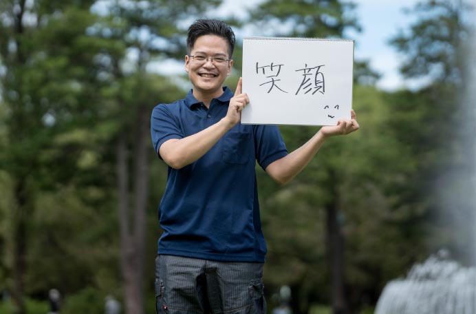 「壁紙張り歴20年以上の<br>職人が担当」のイメージ写真